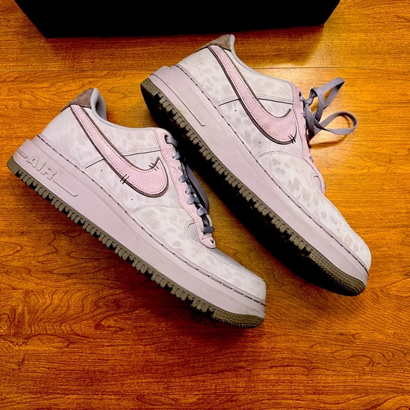 Nike Air Force 1 Luxe Providence Purple - Picture 1 of 9